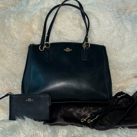 Coach Handbags - COACH Large Carryall with Wristlet and Strap EUC